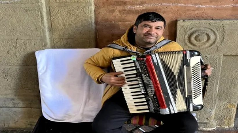 Povestea lui FĂNEL, acordeonistul care cântă pe străzi în Italia ca să-și întrețină familia. „Fata mea e foarte bună la matematică”