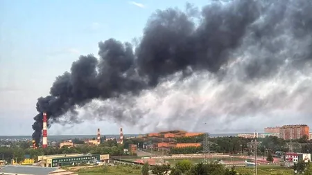 Atac masiv cu drone în Rusia. O fabrică din Regiunea Moscovei, în flăcări. Blackout în Crimeea, după ce o substație electrică a fost lovită