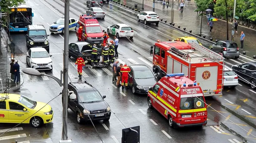 Copil lovit de o mașină, pe o trecere de pietoni din București. Șoferul a plecat de la locul accidentului, după ce tatăl victimei a vrut să îl bată