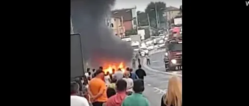 O femeie a fost rănită, după ce mașina pe care o conducea a luat foc în trafic la Agigea. Produsele transportate în portbagaj au amplificat focul (VIDEO)