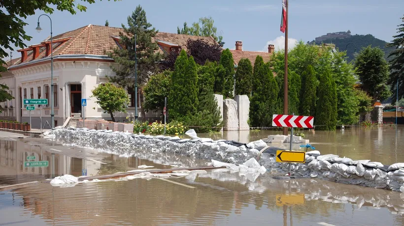 România se pregătește de o nouă FURTUNĂ de cod roșu după dezastrul provocat de ciclonul Boris. Autostrada Soarelui ar putea fi inundată de Dunăre