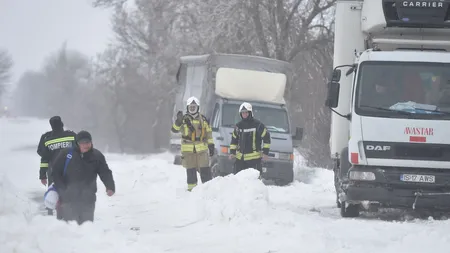 România, PARALIZATĂ de vremea rea: Drumuri ÎNCHISE, zeci de ACCIDENTE și curse aeriene ANULATE