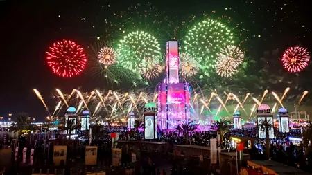 Dubai a intrat în 2022 cu un spectaculos joc de lumini și mii de artificii