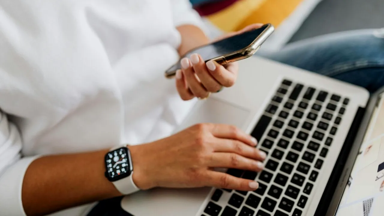 (P) În sucursală sau online - cum și în ce condiții poți obține un card de credit