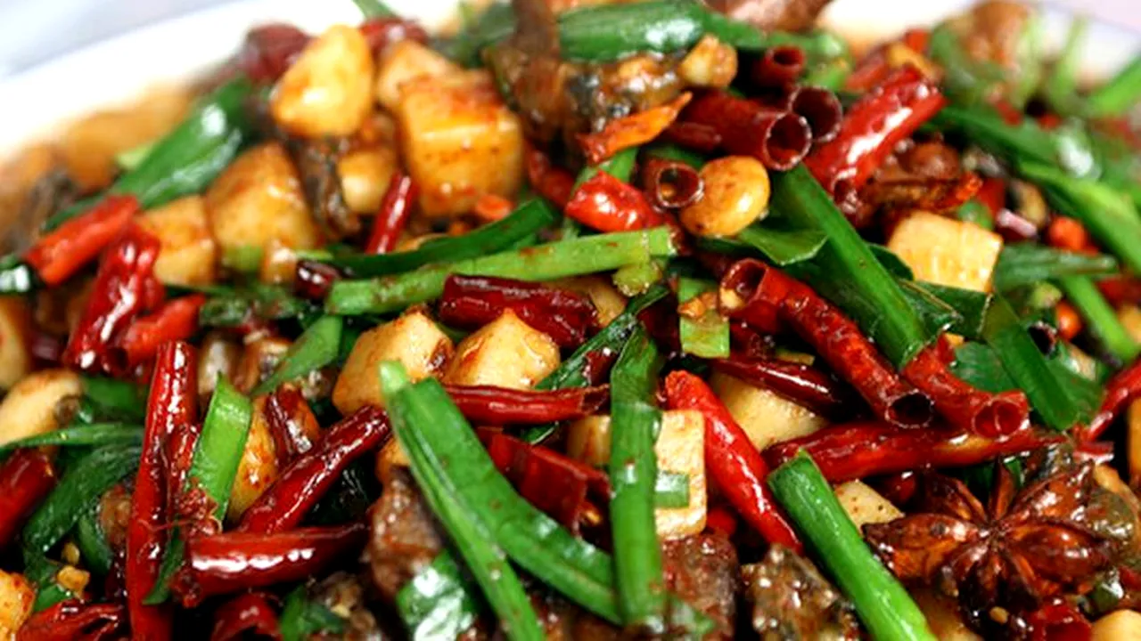 STUDIU. Explicația pentru care unii bărbați mănâncă mai condimentat decât alții 