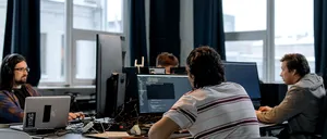 STUDIU: 62% dintre elevii români vor să lucreze în IT