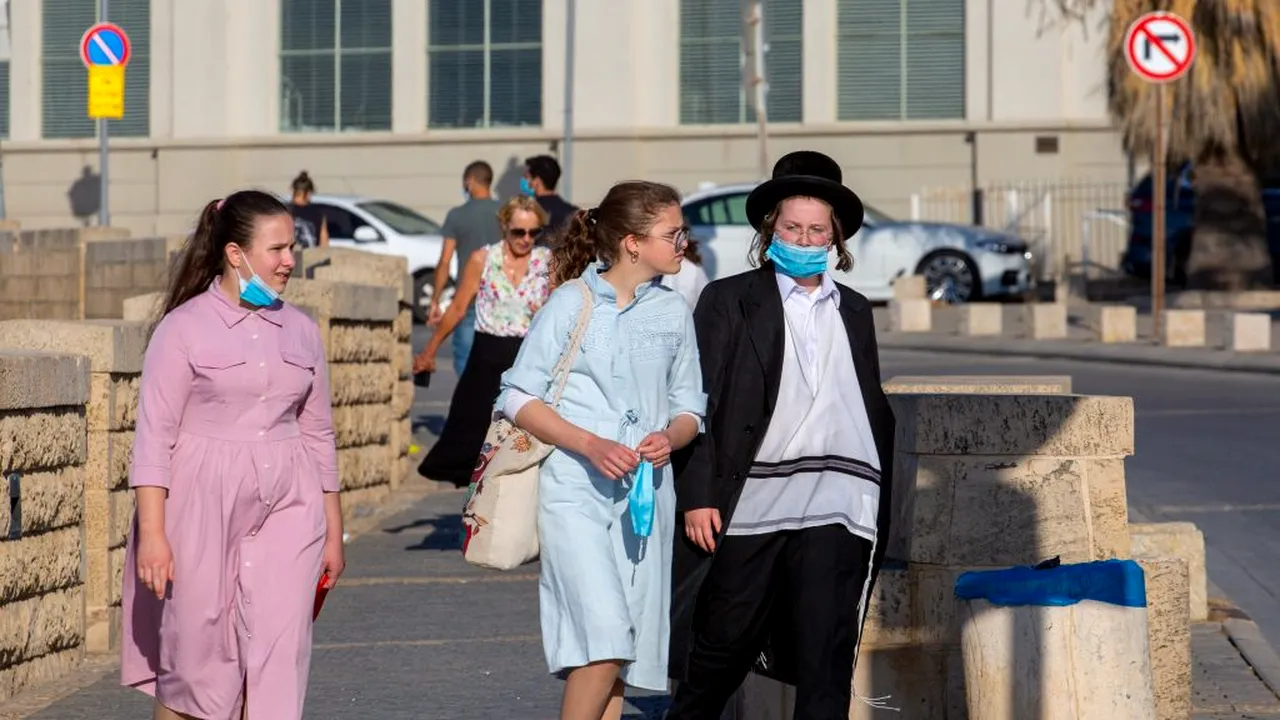 ALERTĂ. Israelul a înregistrat o creștere rapidă a numărului de cazuri de COVID-19 după relaxare. Autoritățile iau în calcul reintroducerea unor restricții