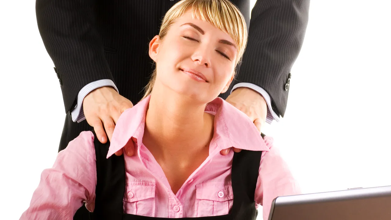 MASAJ la serviciu și FRUCTE proaspete. Un tânăr antreprenor din Sibiu vrea să aducă 