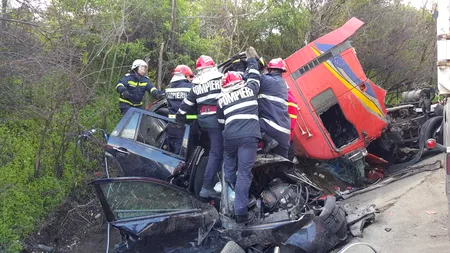 Trei persoane rănite, între care un copil, într-un accident pe DN 2