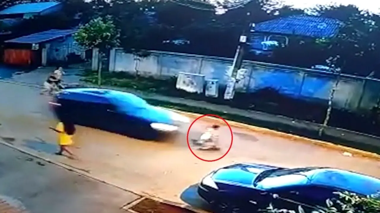 Tragedie lângă București: Un copil de 4 ani aflat pe trotinetă a fost lovit de o mașină. A murit în ambulanță, în drum spre spital