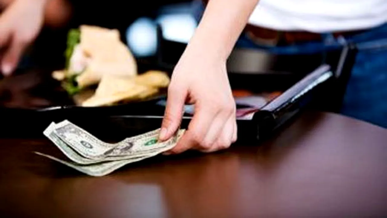 Românii lasă bacșiș de 1,8 miliarde de lei pe an

