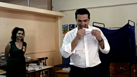 Băncile se redeschid, iar TVA se majorează cu 10 puncte procentuale în Grecia