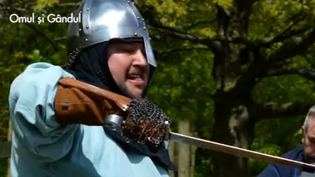 Adrian Axinte, românul din Birmingham care trăiește ca-n anii 1000