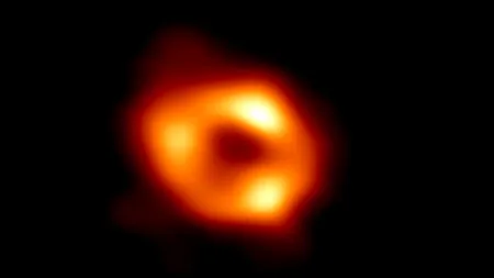 Prima fotografie cu Sagittarius A*, gaura neagră supermasivă din centrul galaxiei noastre