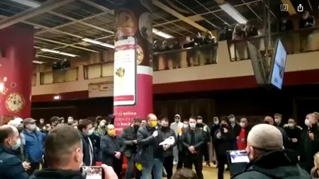 Cum au sărbătorit sindicaliștii de la metrou încheierea protestului spontan de vineri (VIDEO)