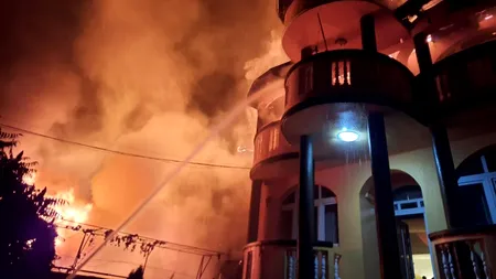 Un copil de 14 ani a murit într-un incendiu produs în București, luni noapte! Focul s-a extins de la o vilă la casa în care a pierit adolescentul!  VIDEO & FOTO