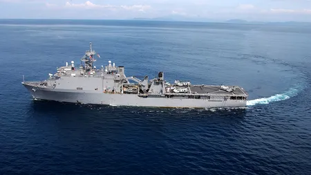 Povestea navei militare americane care nu are voie să intre în niciun port, dar a vizitat recent România. O BOALĂ virală a izbucnit la bordul vasului care găzduiește 700 de persoane