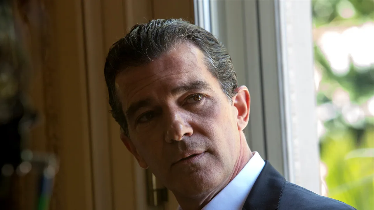 Antonio Banderas a ajuns la spital. Actorul se afla acasă când i s-a făcut rău