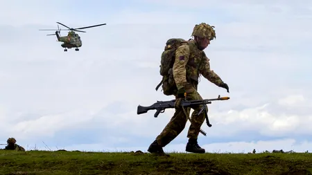 Fostul șef al Mossadului, acuzat că a dezvăluit informații sensibile unei însoțitoare de zbor