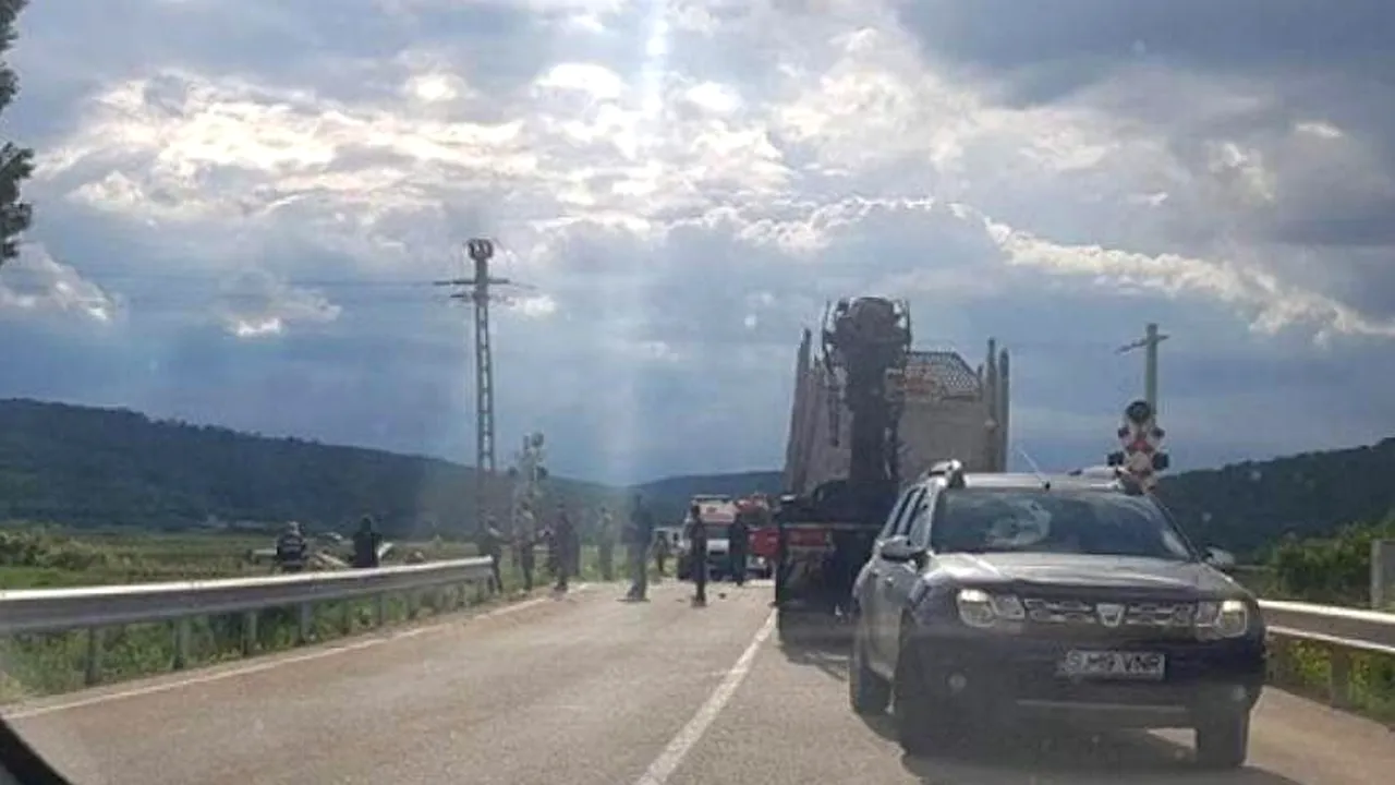 Accident înfiorător în Sălaj: Patru fete au murit și o alta e rănită grav după ce mașina lor a fost spulberată de tren