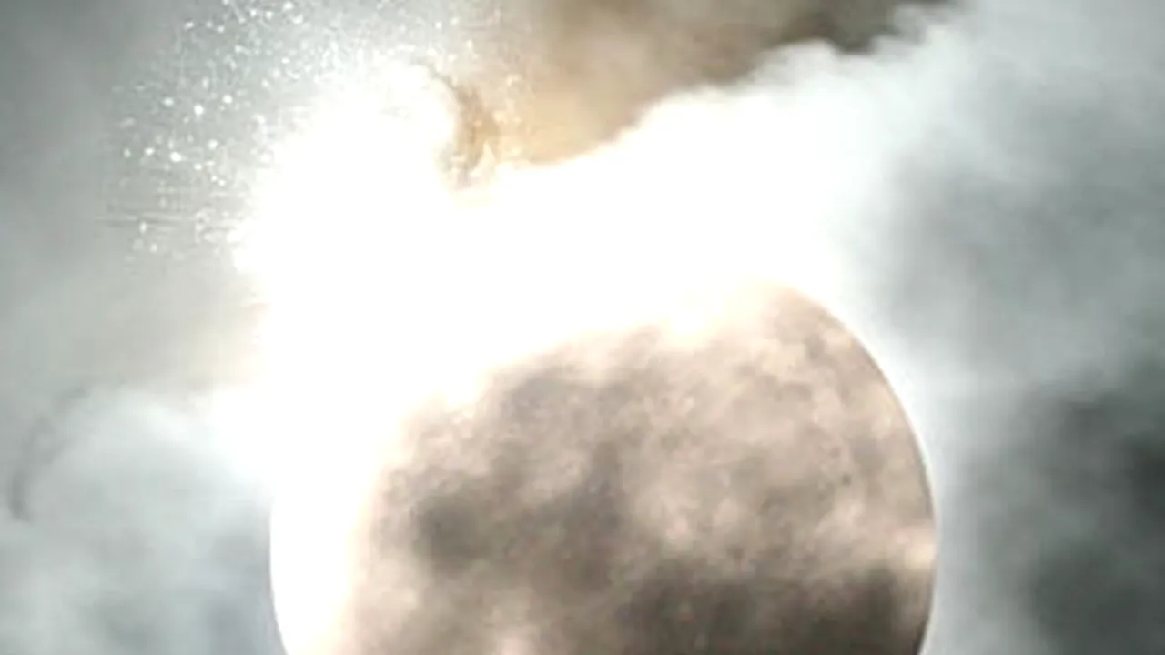 COLIZIUNEA APOCALIPTICĂ în urma căreia s-a format Luna