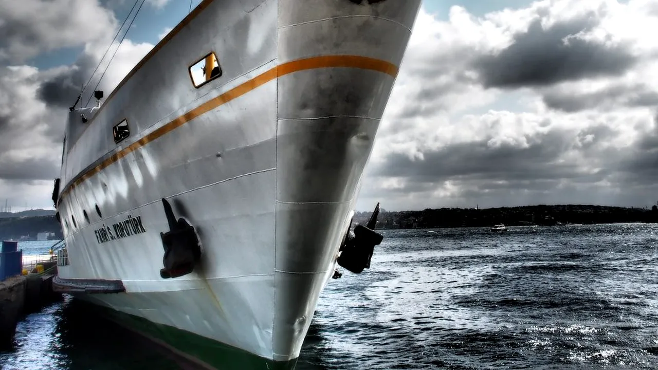 MAE: Celulă de criză interinstituțională după ce o navă ar fi fost atacată de pirați