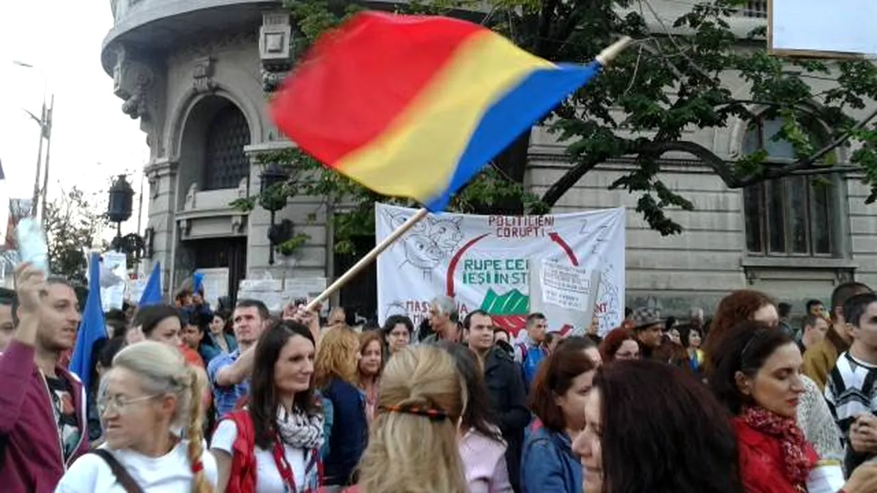 Peste 100 de persoane în Piața Universității, la un protest față de fracturarea hidraulică