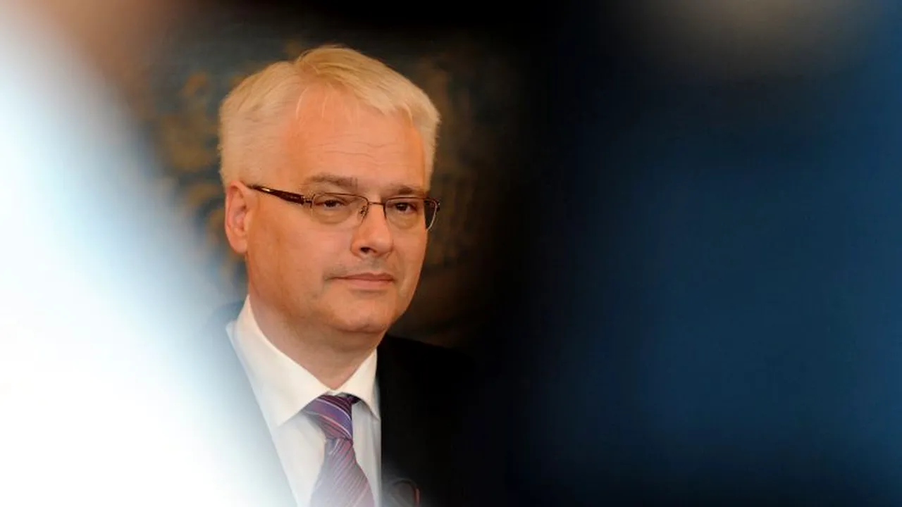 Președintele croat a rămas blocat jumătate de oră în lift