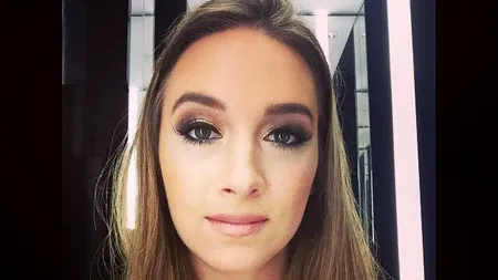 Tânăra din imagine a uimit întreaga planetă cu ceea ce face în a 38-a săptămână de sarcină. Imagini incredibile