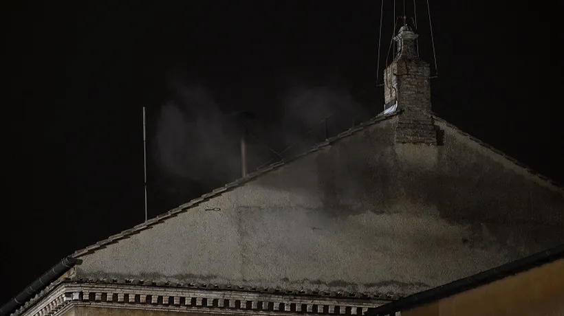Vaticanul dezvăluie secretul fumului ce iese pe coșul Capelei Sixtine