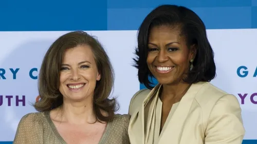 Cum a venit îmbrăcată Valerie Trierweiler, iubita președintelui Franței, la dineul organizat de Michelle Obama. GALERIE FOTO 