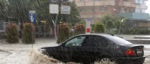 Tensiune la cote MAXIME în mijlocul inundațiilor din Drobeta Turnu Severin. Confruntare VIOLENTĂ pe străzile inundate