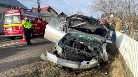 Un adolescent de 17 ani a provocat un accident rutier. Doi tineri, un băiat și o fată, au fost grav răniți