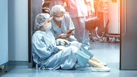 Situație dramatică în Belgia: Doctorii bolnavi de COVID-19 sunt rugați să rămână la serviciu!