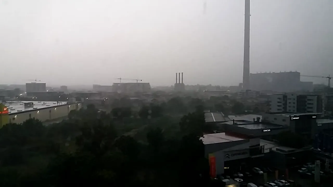 UPDATE. Și județul IAȘI trece sub cod roșu de ploi torențiale/ANM a plasat jumătate din România sub cod galben de averse!