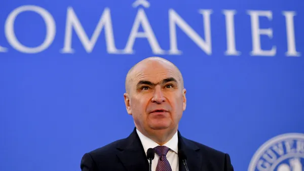 Bolojan amenință companiile datoare la stat cu lichidarea: „CFR Marfă este una dintre ele”