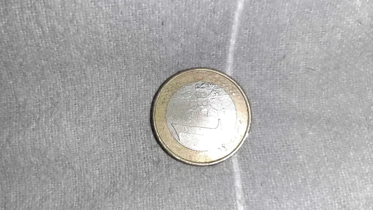 Vezi dacă o găsești pe acasă! Moneda evaluată de colecționarii din România la 1.200 de lei