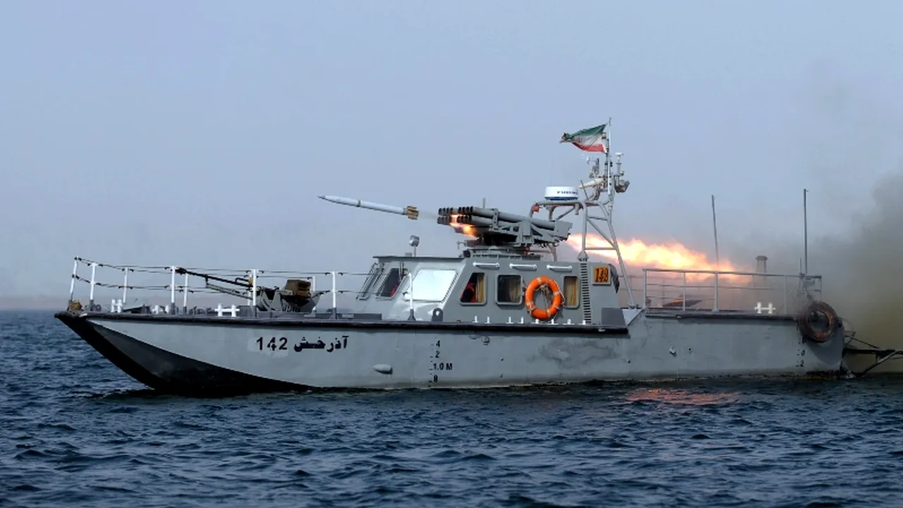 De teama Iranului, vasele comerciale britanice care tranzitează Strâmtoarea Hormuz, escortate de nave americane