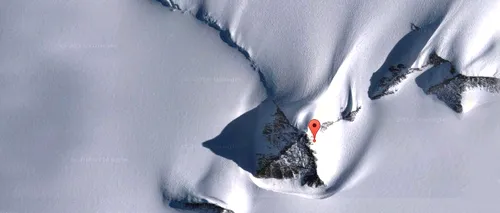 O piramidă misterioasă a fost descoperită sub straturile de gheață densă ale Antarcticii