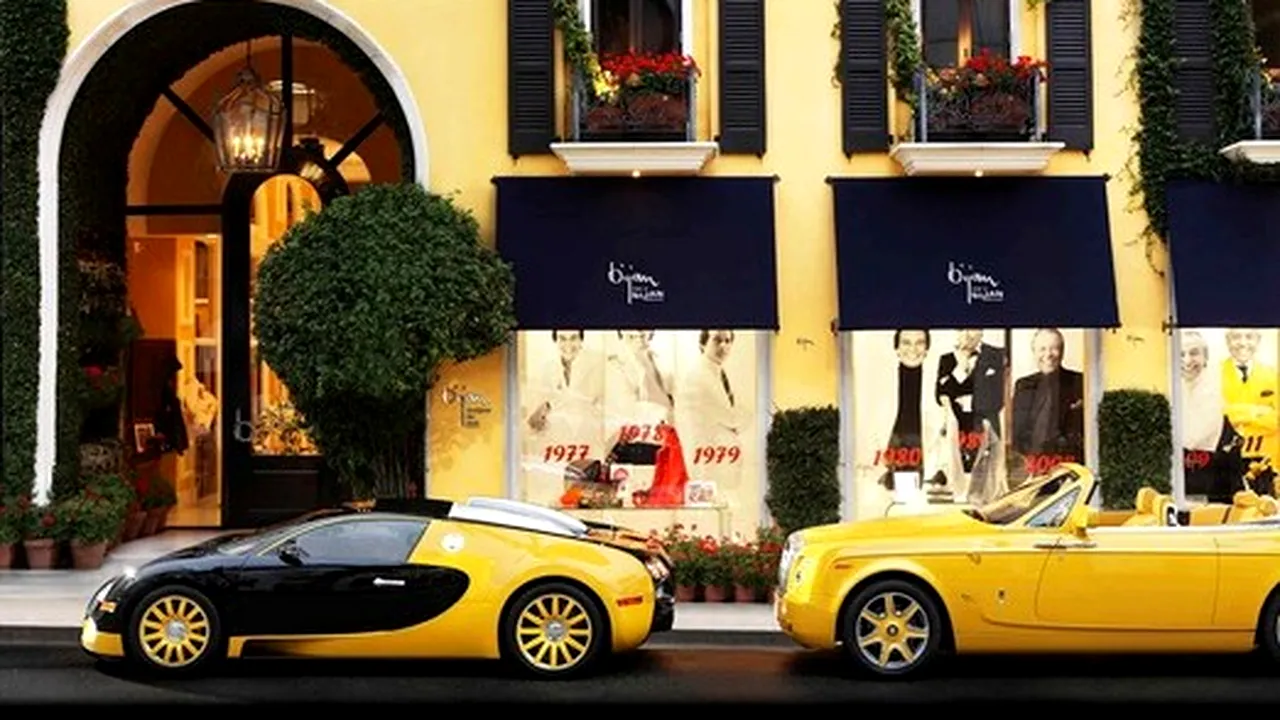 Doi români sunt clienții celui mai scump magazin din lume. Numele lor este inscripționat pe vitrină