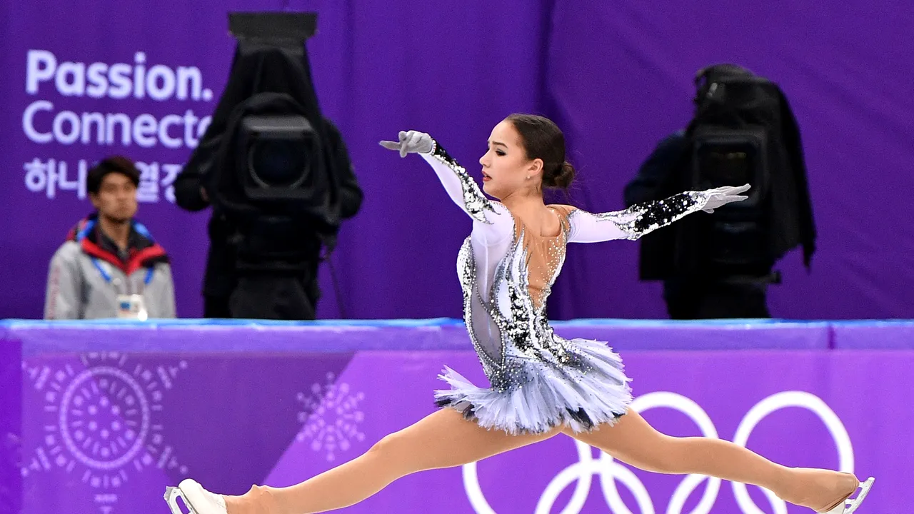 Cine este noua regină a patinajului. Tănăra de 15 ani a câștigat deja primul aur olimpic pentru Rusia