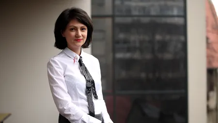 FEMEIA LA 40 DE ANI. Carmen Uscatu, salvator: „La 20 de ani îmi puneam prea multe probleme, la 30 aveam multă treabă, acum sunt pur și simplu liberă