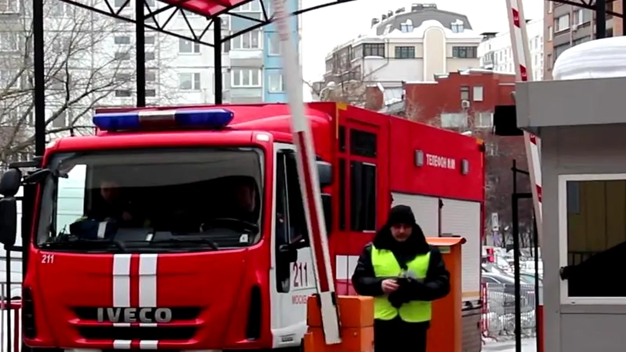Incendiu puternic la un centru comercial din Moscova. O persoană a murit și mai multe sunt rănite