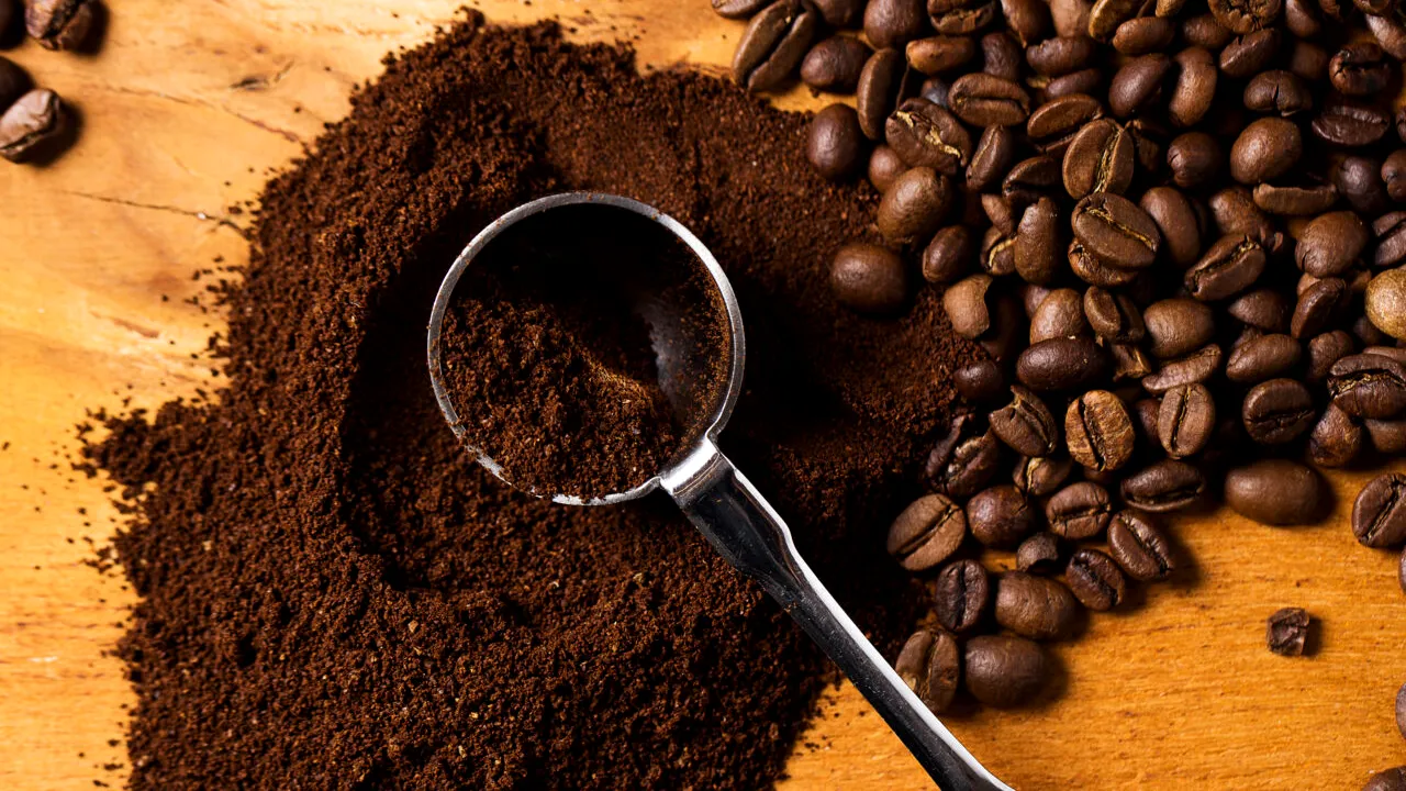 Cum păstrezi cafeaua proaspătă și aromată. În ce tip de recipient se depozitează