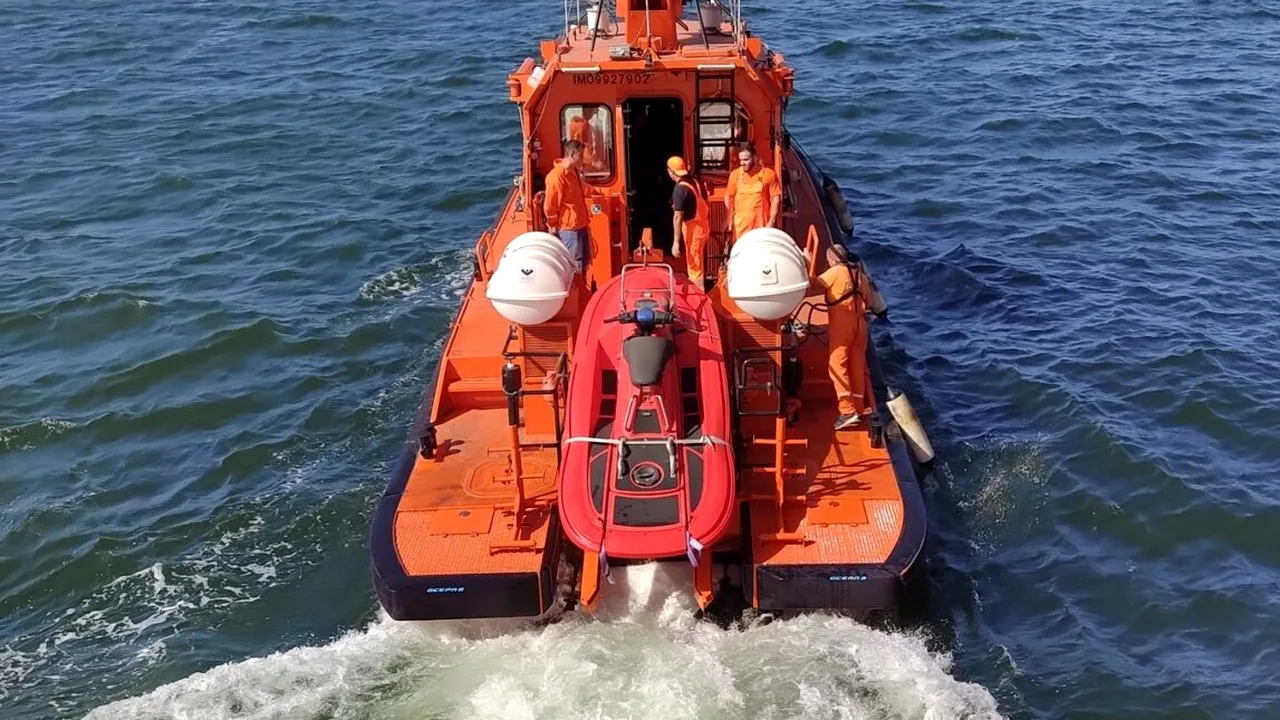 Două cadavre căutate pe Marea Neagră. Posibil, pescarii dispăruții de la Gura Portiței în timpul CICLONULUI