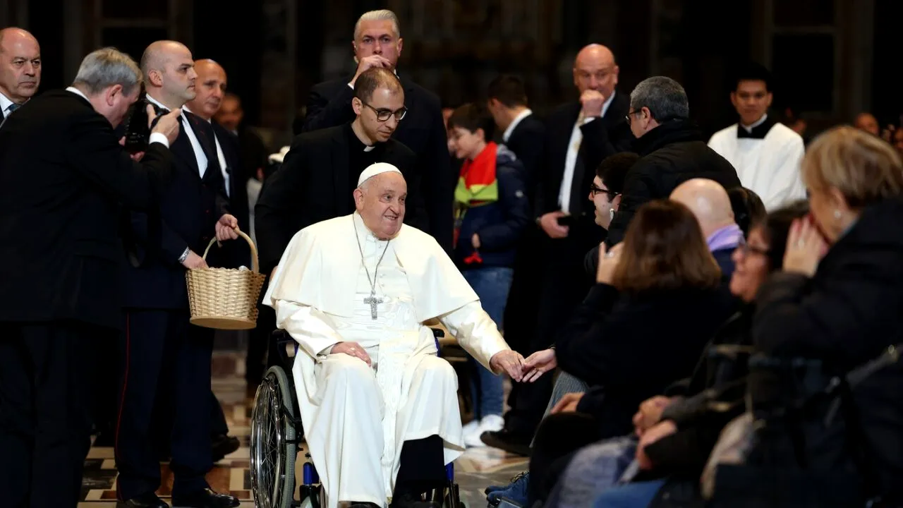 Slujbă dedicată Papei Francisc, la Biserica Sfântului Mormânt. „S-a întors la casa TATĂLUI”