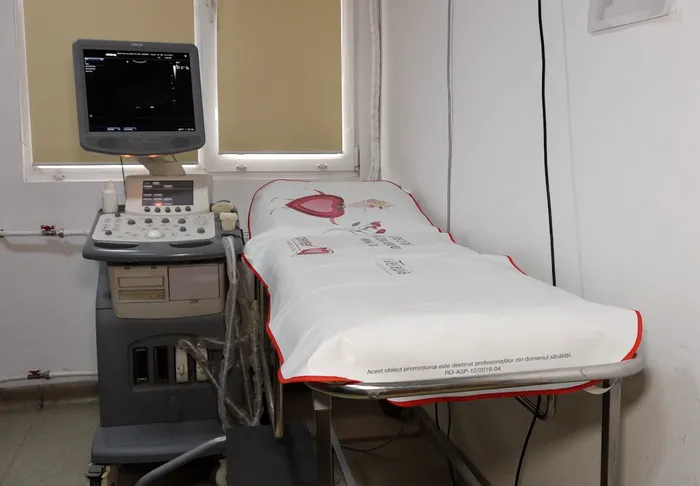 Aparat medical utilizat pentru realizarea ecografiilor abdominale
