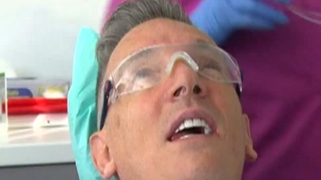 Primarul din Liverpool și-a refăcut dantura în România și laudă țara noastră: „Doar aici puteam