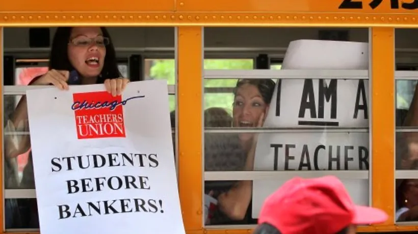 Profesorii din Chicago protestează pentru prima dată în ultimii 40 de ani
