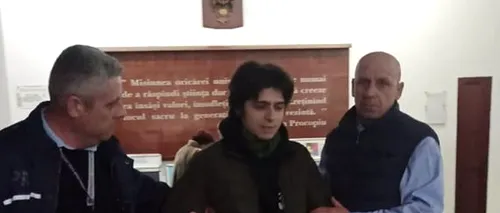 ALEGERI UNIVERSITARE | Studentul din Iași care candidează pentru funcția de rector acuză: Am fost bruscat la ordinul lui Toader. Nu e prima dată. El vrea tudorelism - FOTO / VIDEO